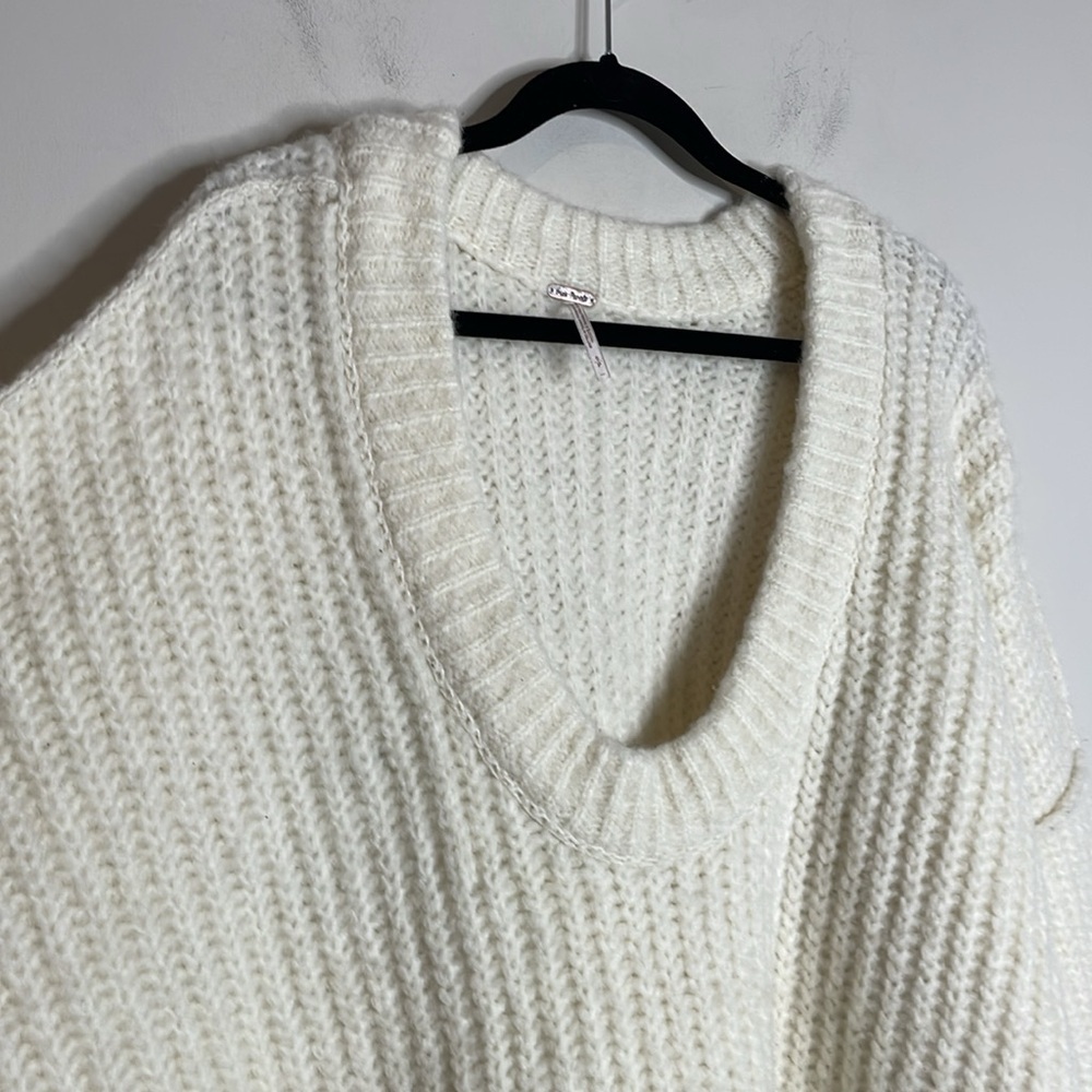 Free People | Women’s Blue Bell Scoop Neck Sweater in Ivory Size Small NWT - Picture 4 of 8